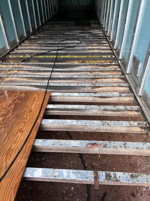 انتخاب بهترین کف برای کانکس بررسی تخصصی سرامیک و پارکت