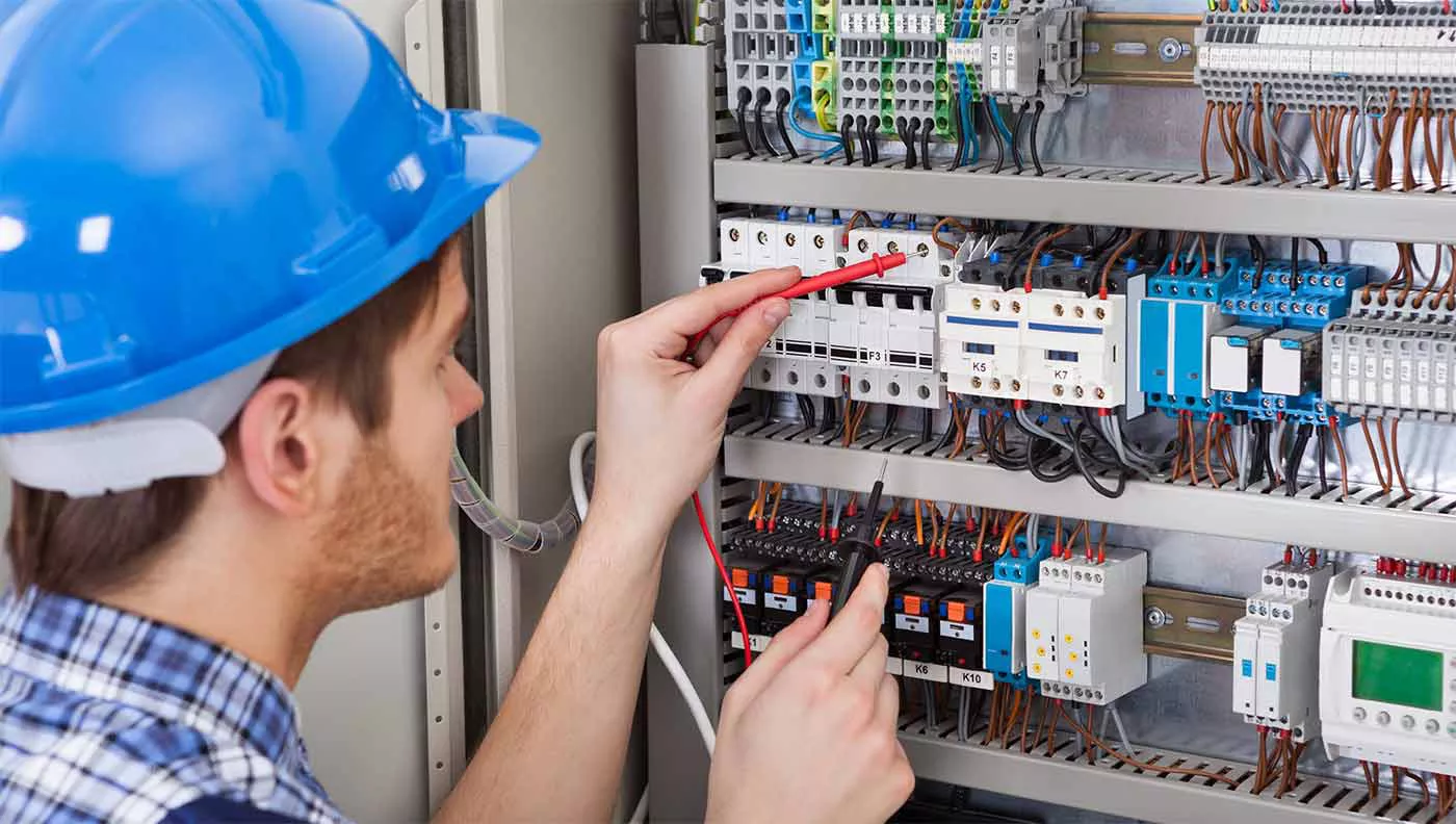 برق و شبکه در کانکس‌های سازمانی — راهنمای جامع و کاربردی