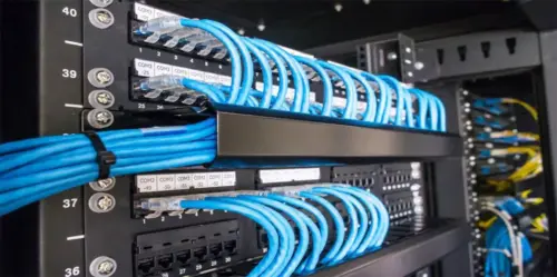 برق و شبکه در کانکس‌های سازمانی — راهنمای جامع و کاربردی