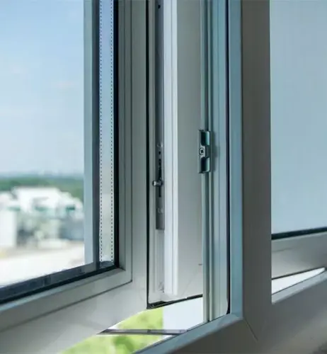 پنجره‌های کانکس: انتخاب هوشمند برای نور، تهویه و زیبایی در سازه‌های پیش‌ساخته